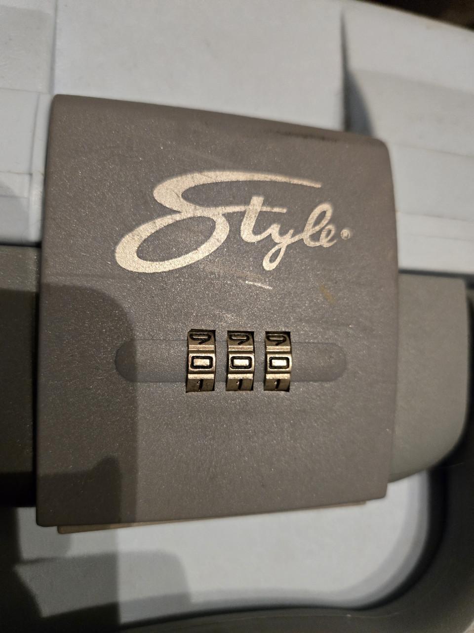 Trolleykoffer merk Style. L-60,B-45cm,D-25cm .