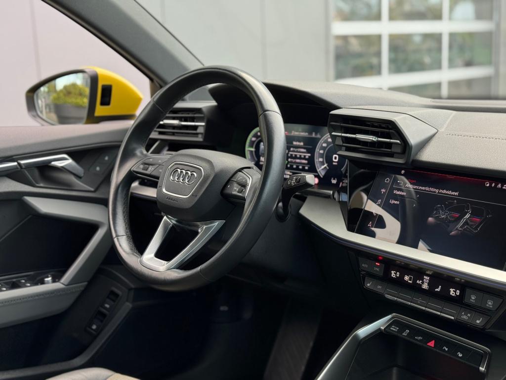 Audi A3 sportback 40 tfsie s-edition * pano * matrix * keyless * head-up