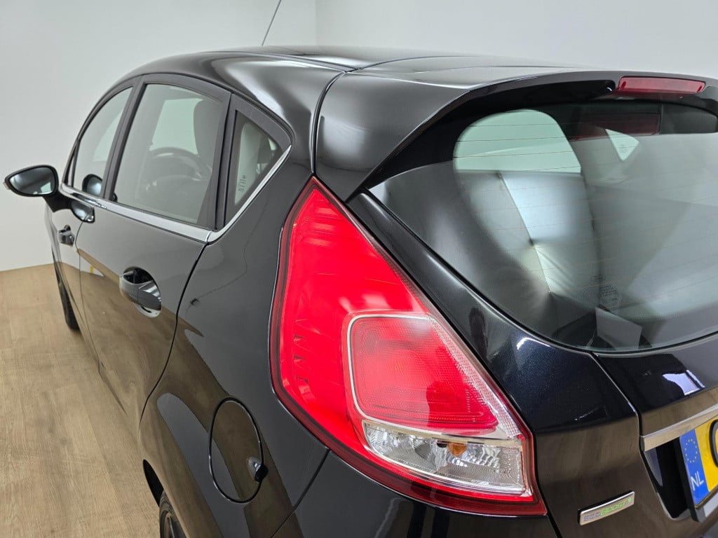 Ford Fiesta occasion met cruisecontrol en bluetooth connecten | tweedehands
