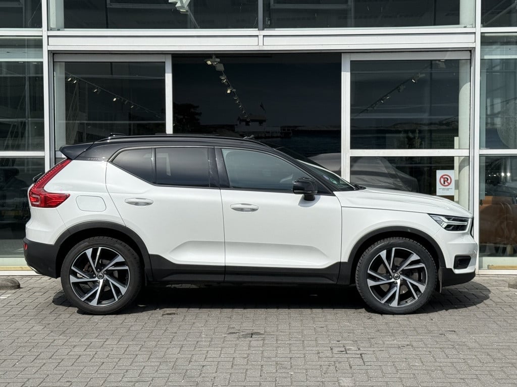 Volvo XC40 t5 262pk recharge r-design | panodak| adap.cruise| 360camera| el