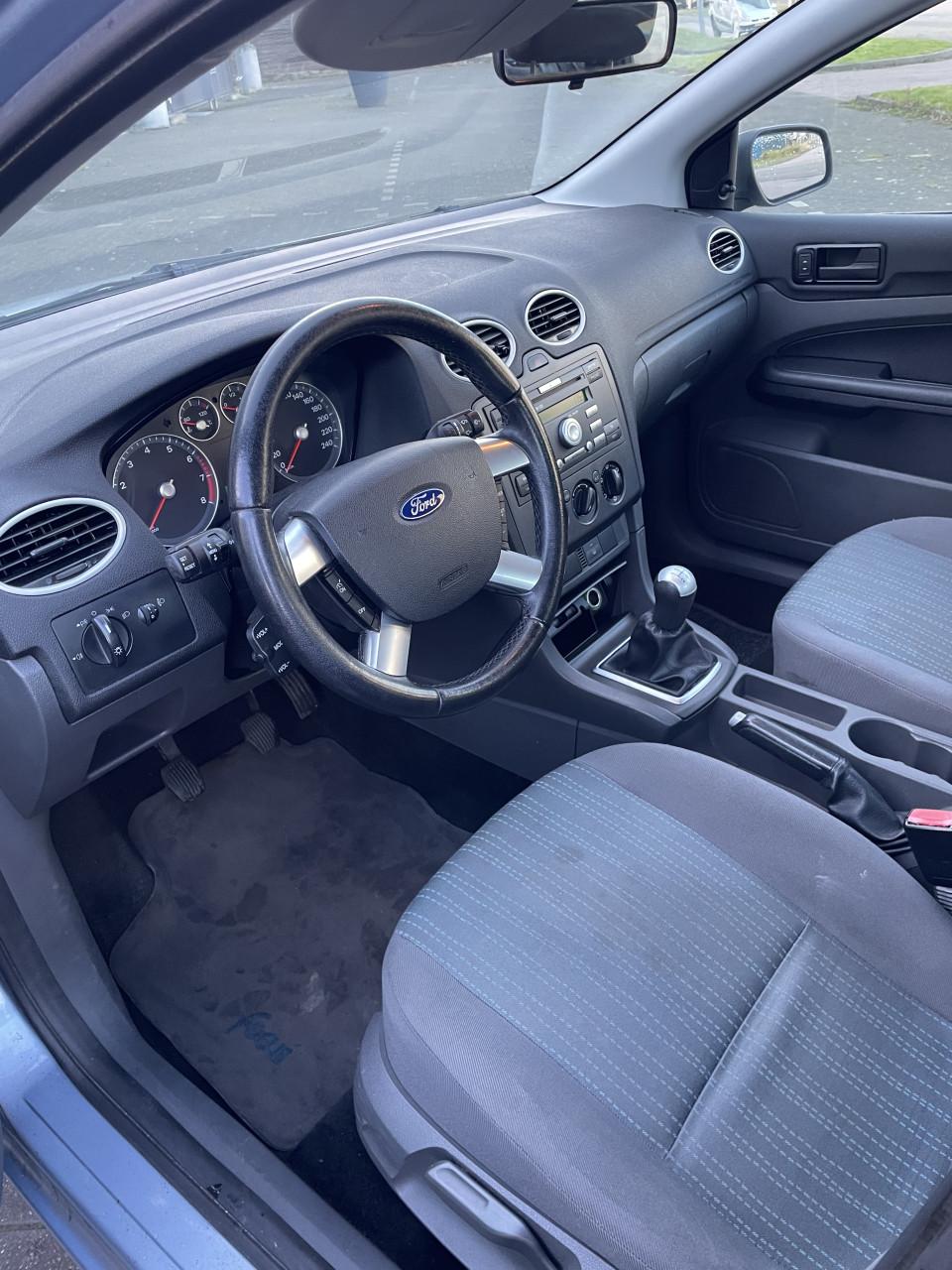 Ford Focus 1.4 59KW 5D 2005 Blauw | NAP