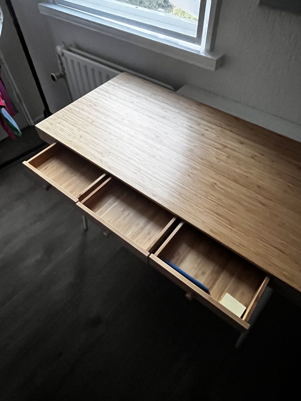 Bureau Lillasen van IKEA. Mooi, stijlvol.