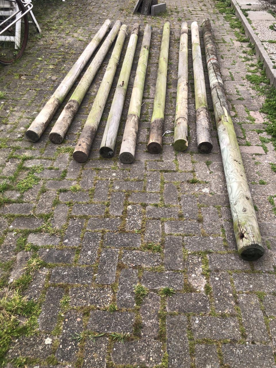 Tuinpalen rond geimpregneerd