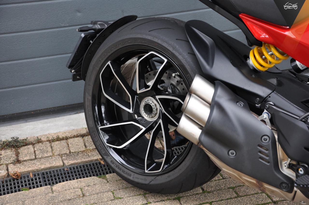 Ducati Diavel V4 Zeer nette motor