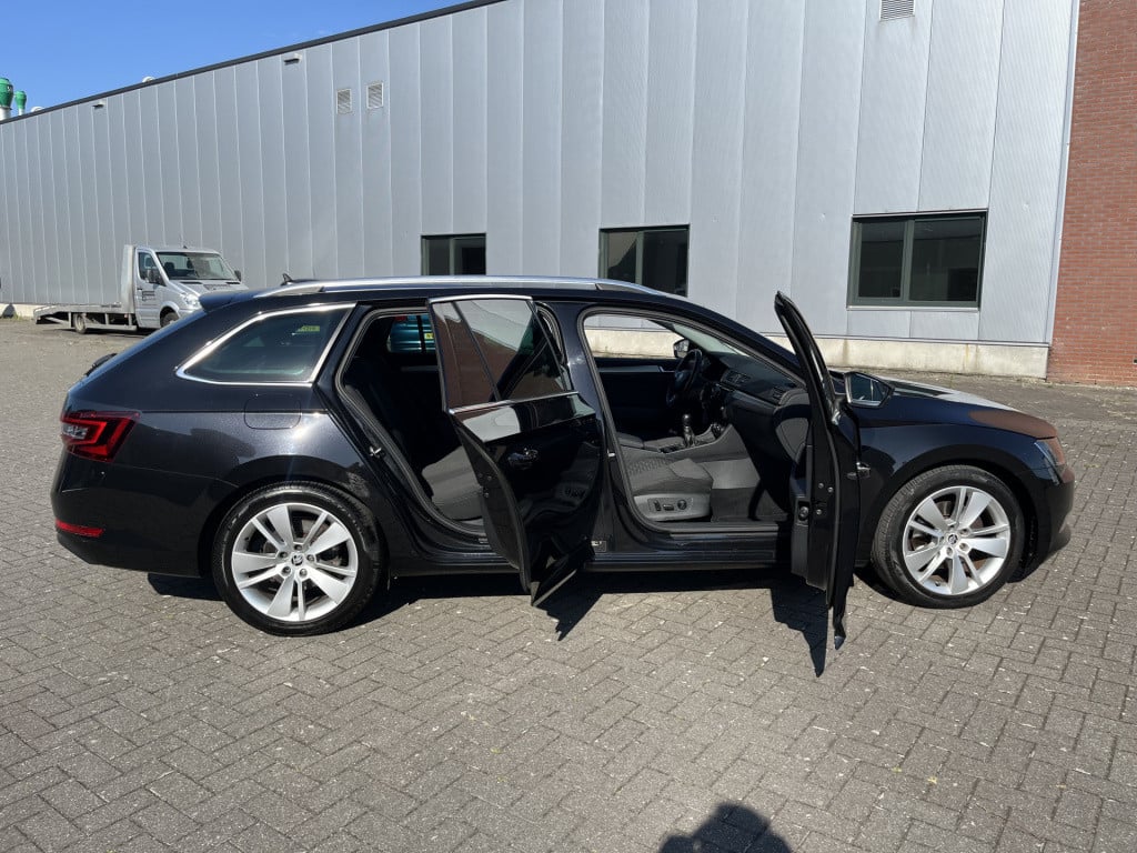 Skoda Superb combi 1.4 tsi act style business