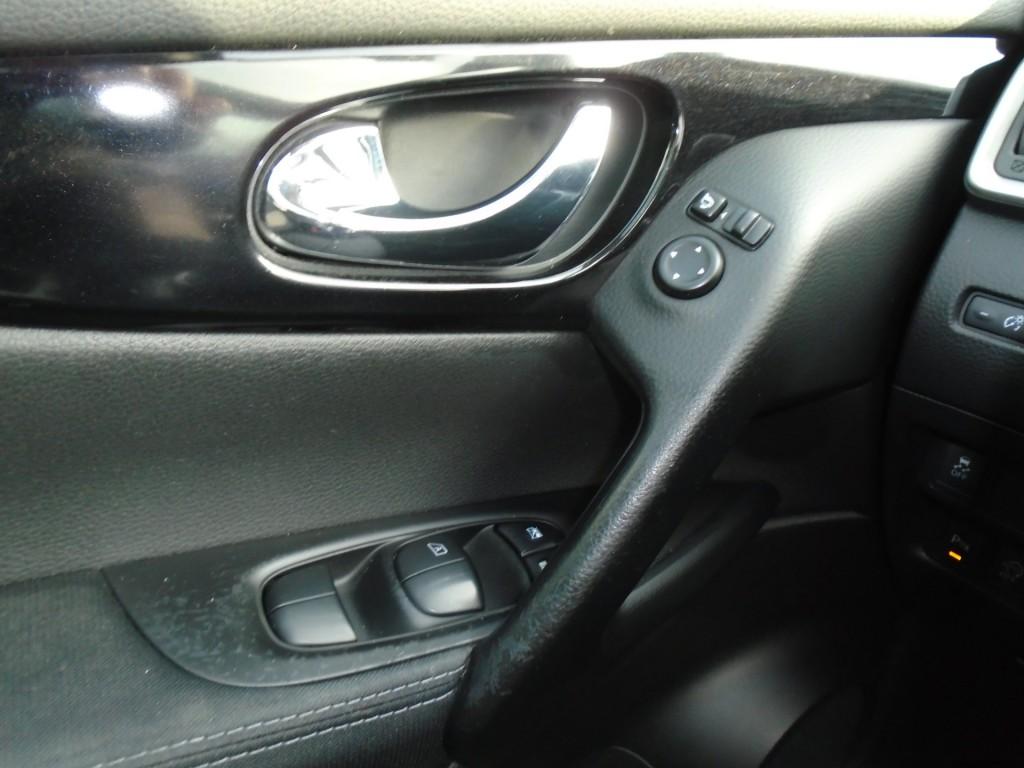 Nissan Qashqai 1.2 connect edition