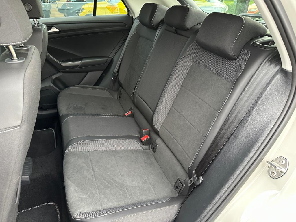 Volkswagen T-roc 1.5 tsi 150pk dsg style carplay | camera | keyless | elek.