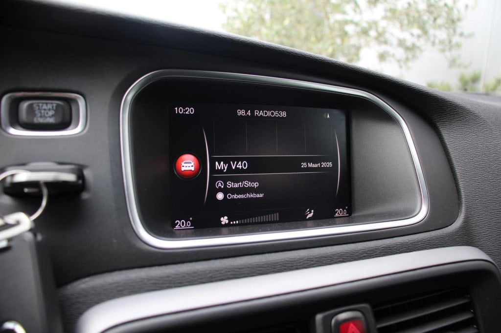 Volvo V40 2.0 t2 momentum polar+ navi - led - half leder - 1e eigenaar - lm