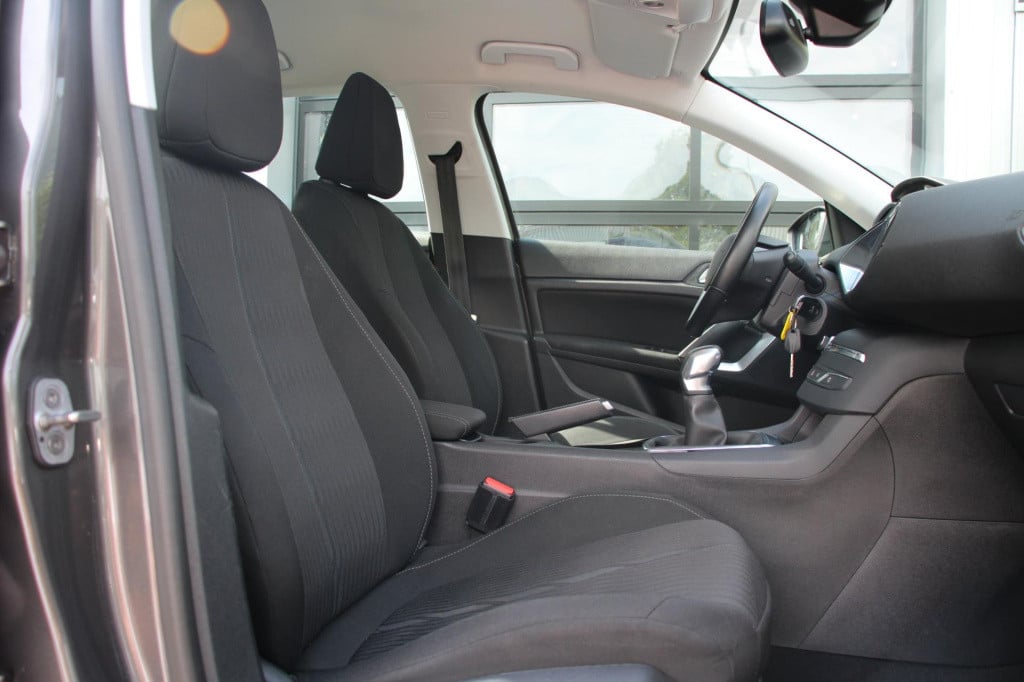Peugeot 308 1.2 puretech active - cruise - navi - pdc - dis.riem 2024 v.v.!