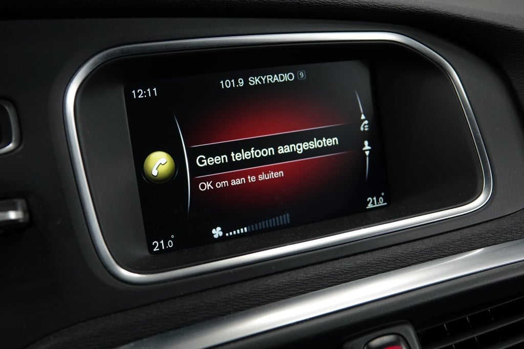 Volvo V40 2.0 t3 momentum | cruise | pdc | leder |