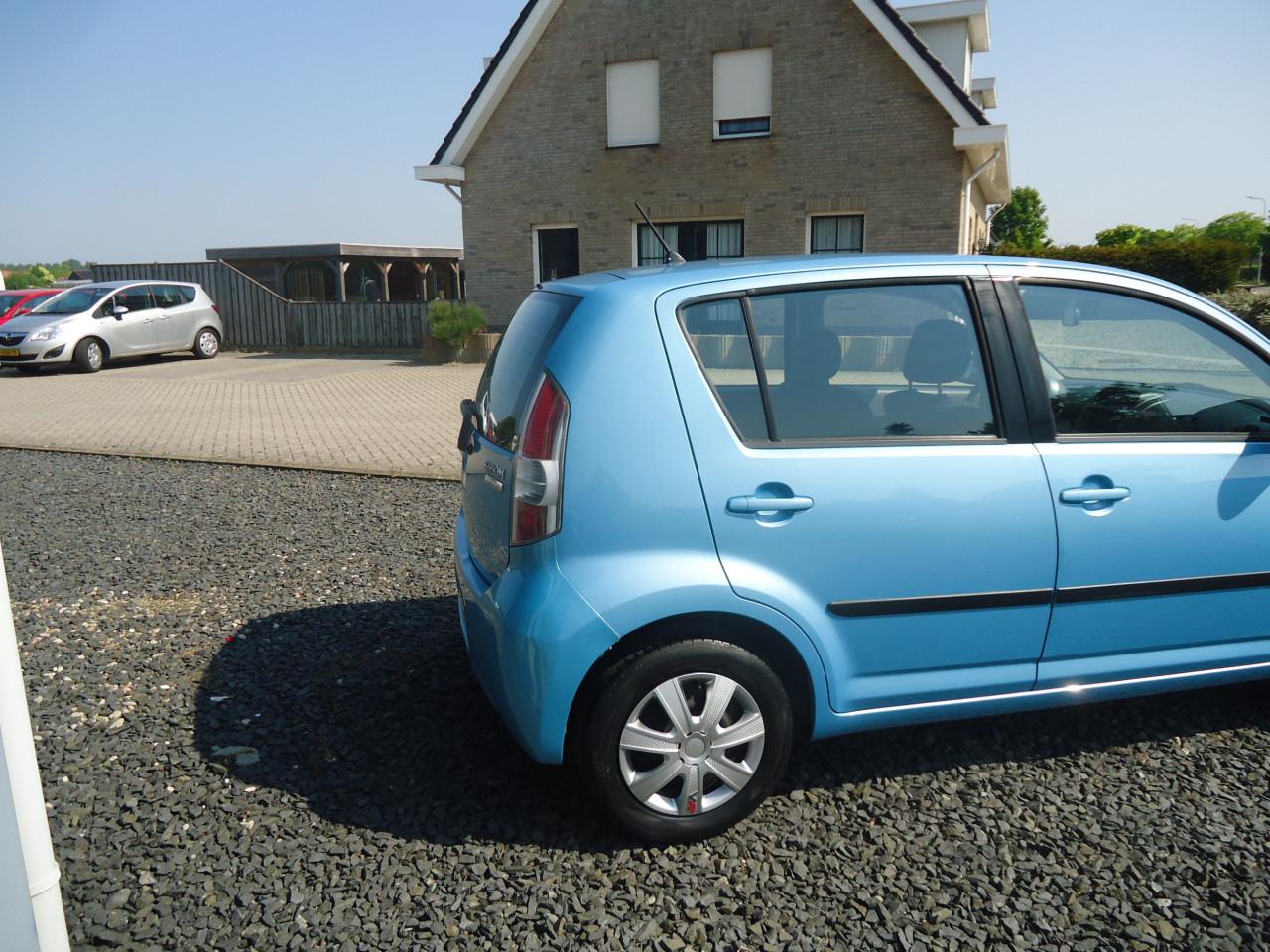 DAIHATSU SIRION 2 1.0 PREMIUM
