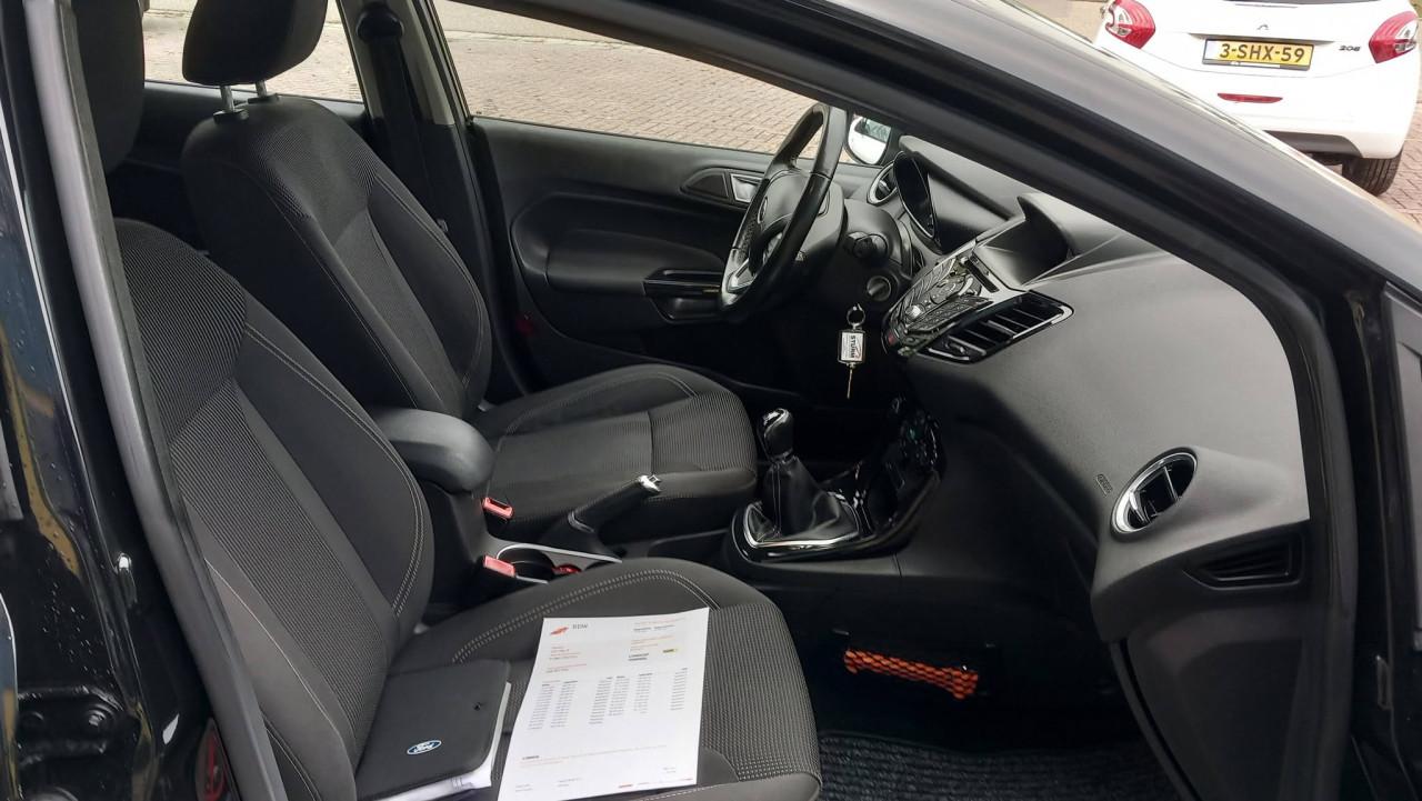 Ford FIESTA 1.0 EcoBoost Titanium 5deurs bj2015 airco lm-velgen apk 10-2027