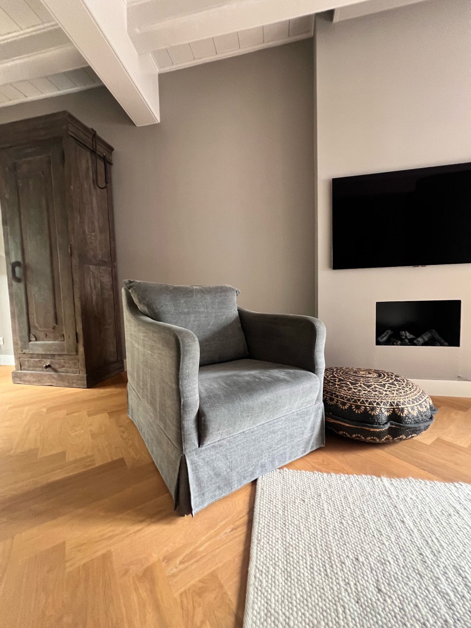 Bankstel + fauteuil + hocker
