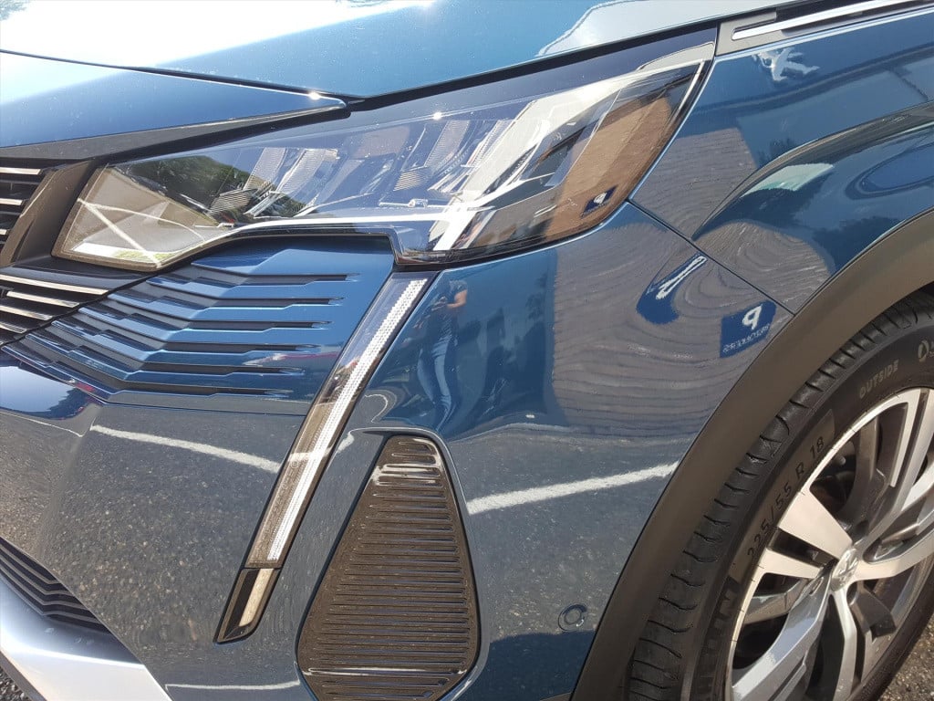 Peugeot 3008 1.6 plug-in hybrid 225pk blue lease allure eat8 automaat navig