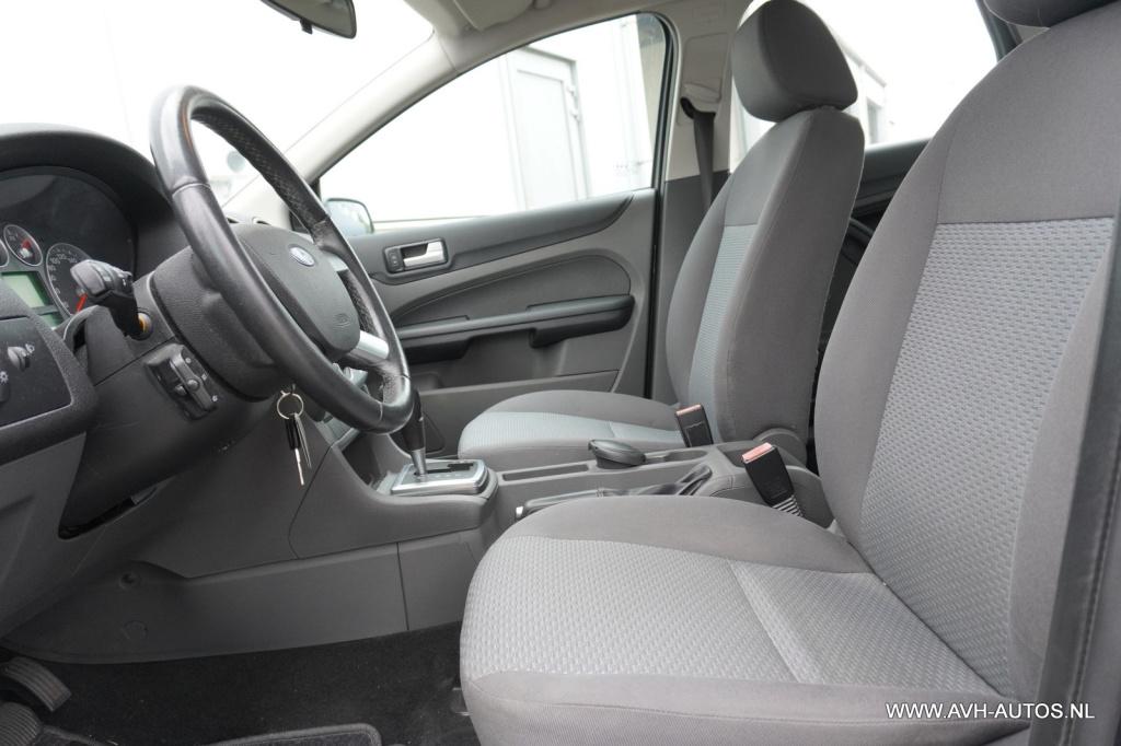 Ford Focus 1.6-16v trend automaat