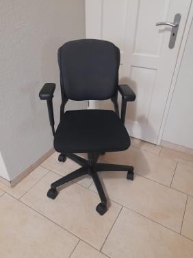 AHREND bureaustoel (verstelbaar) in goede nette staat !