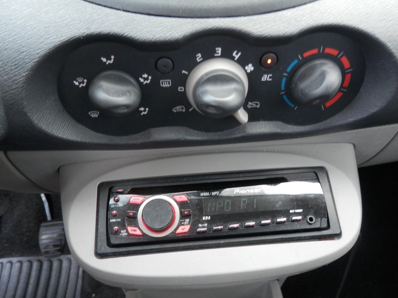 Auto Garant Biedt Aan: Renault Twingo 1.2 Authentique