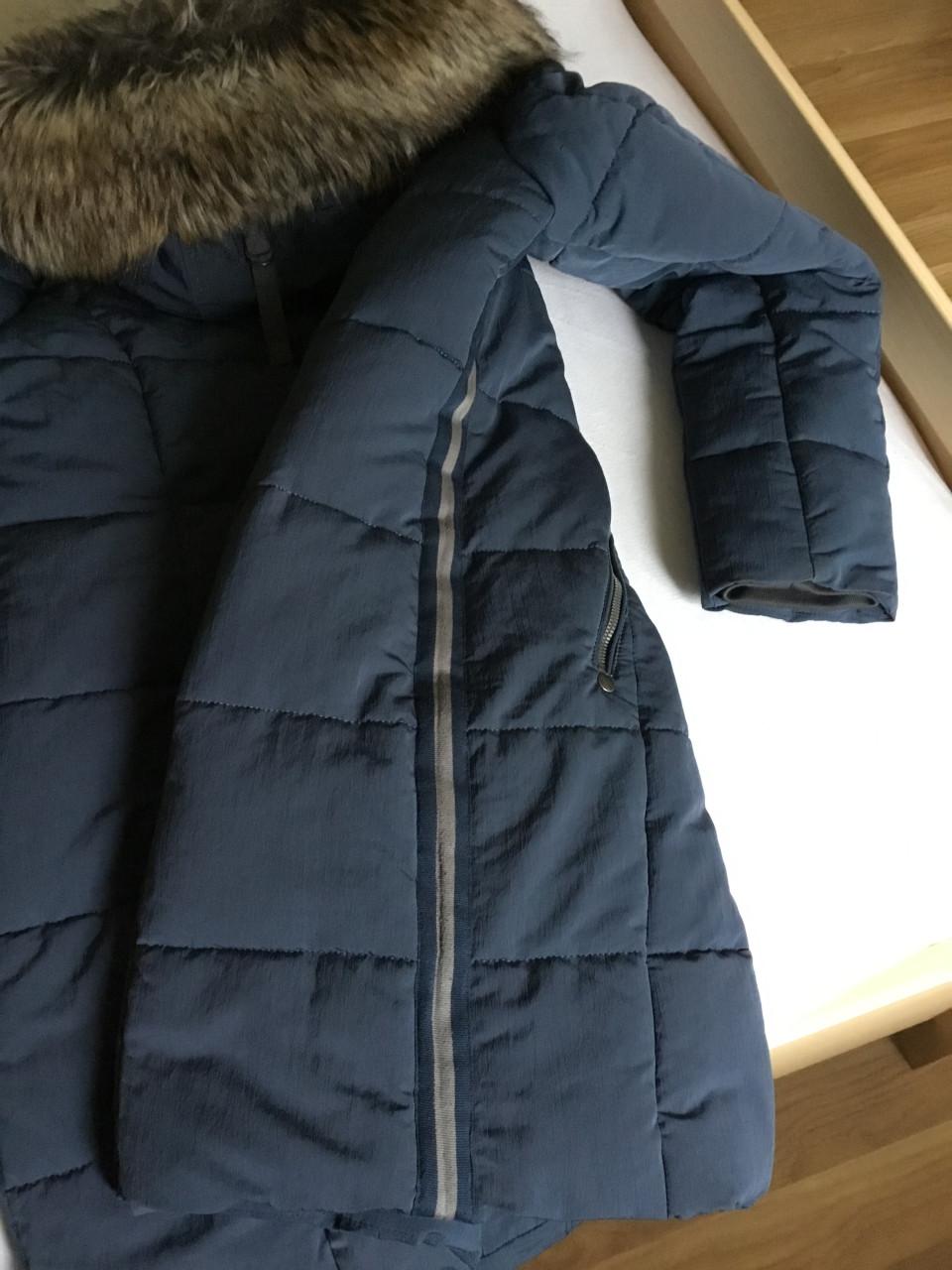 Dames winterjas met capuchon.  Maat 40.