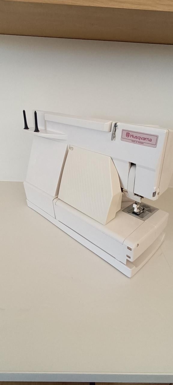 Nette naaimachine Husqvarna electronic Isabelle
