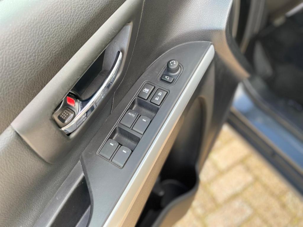 Suzuki Sx4 S-cross 1.4 boosterjet style smart hybrid