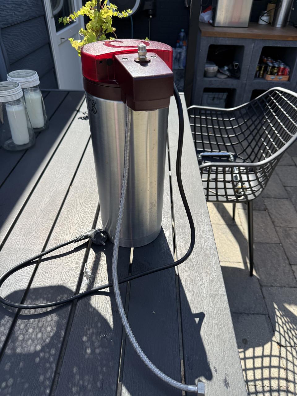 Quooker kokend water vat met kraan