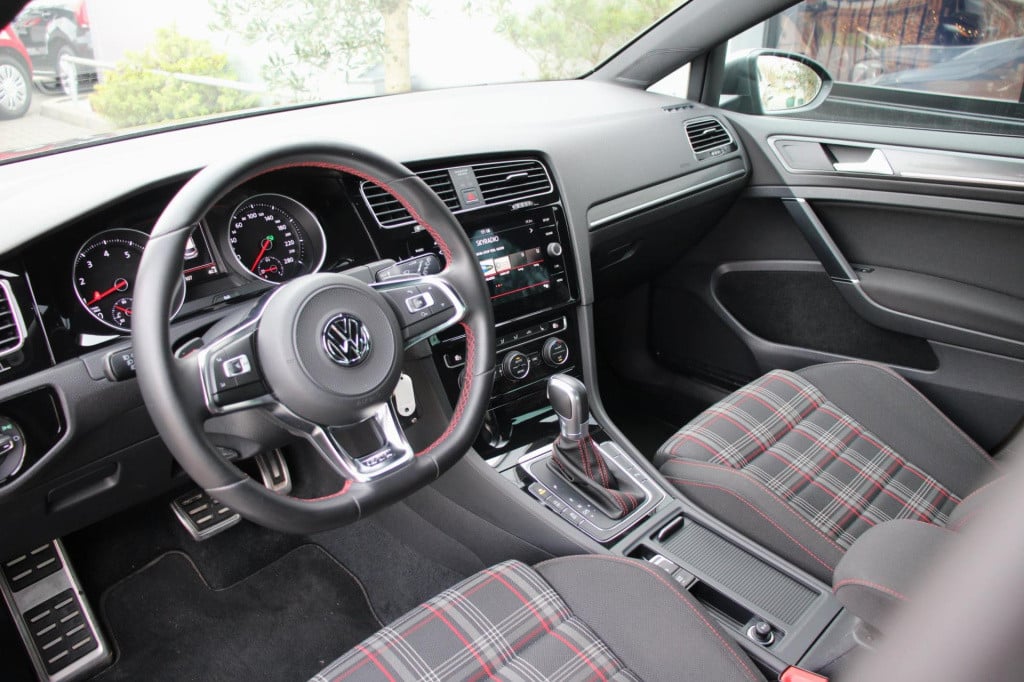 Volkswagen Golf 2.0 tsi gti - h&r - dsg - led/matrix - pdc rondom - disc+ -