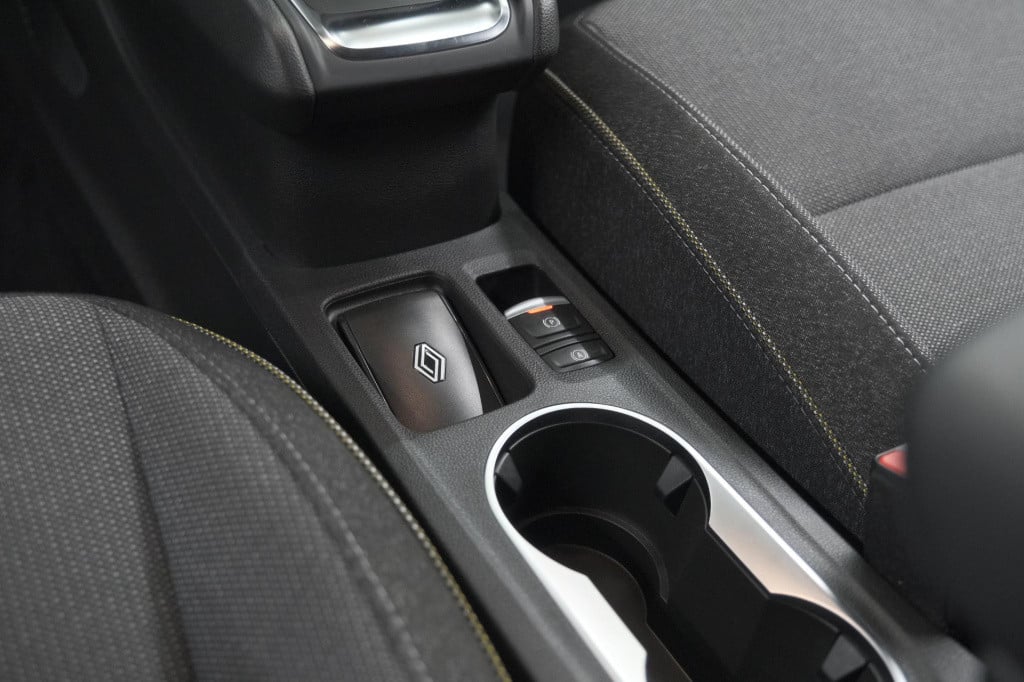 Renault Captur mild hybrid 160 edc techno | camera | navigatie | apple carp