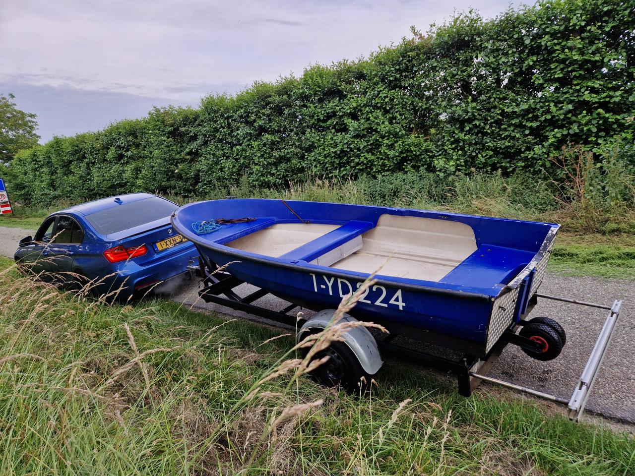 Elan 401 visboot inclusief trailer € 575,-