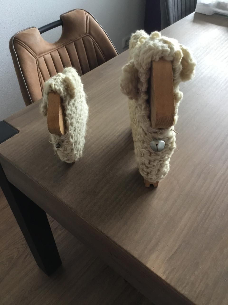 2 houten schapen