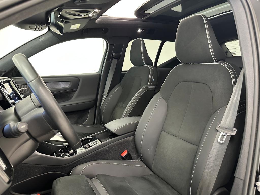 Volvo XC40 1.5 t4 plug-in hybrid ultimate dark | trekhaak | panoramadak | h