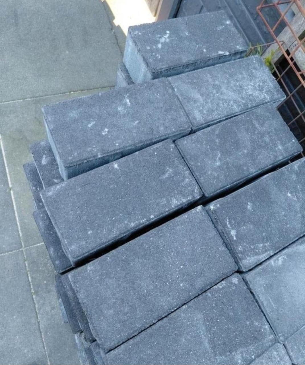 Straatklinkers (ongeveer 75 stuks)