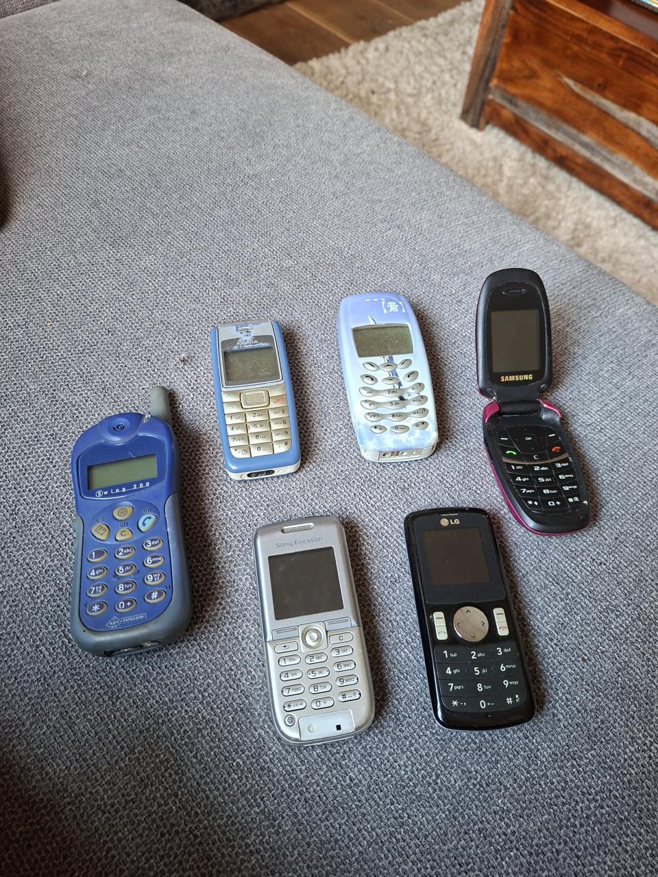 Oude mobiele telefoons