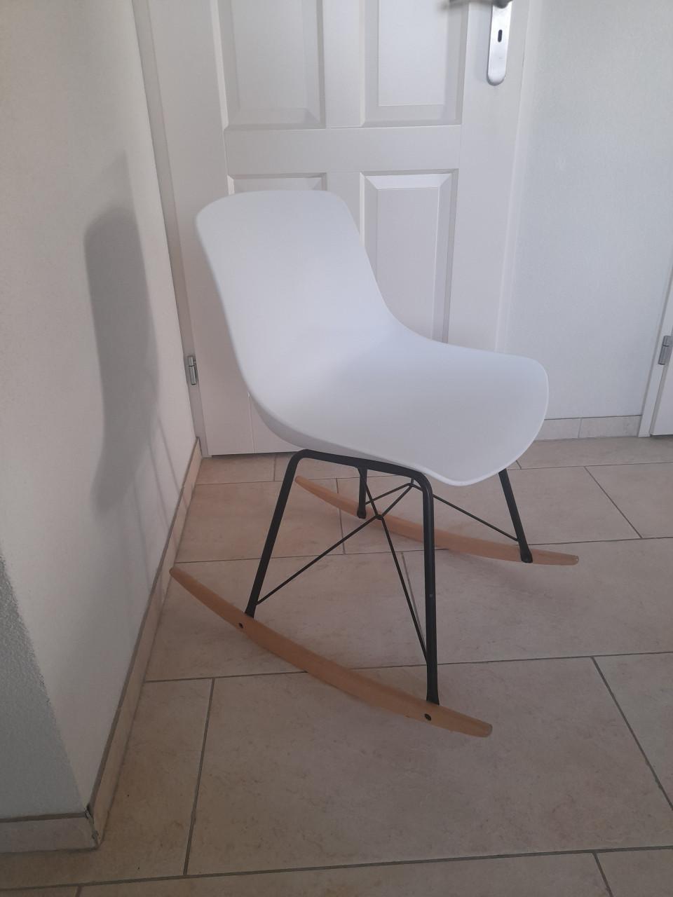 Schommelstoel (in goede nette staat )  Normale maat