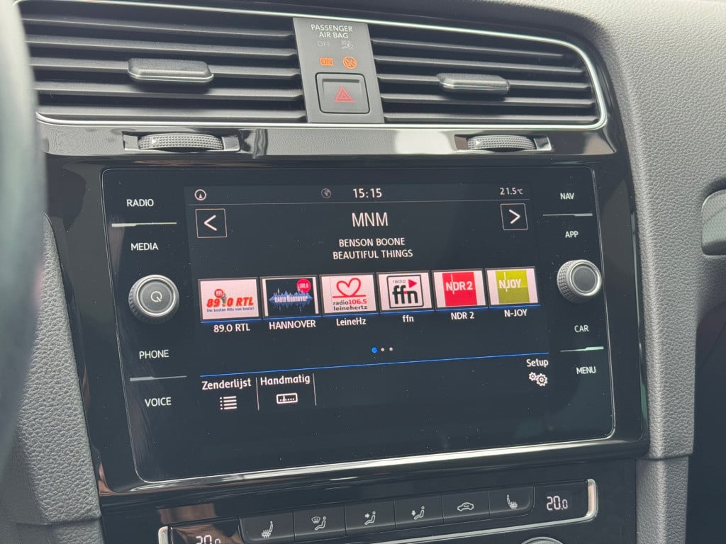 Volkswagen Golf 1.0 tsi highline * panoramadak * stoelverwarming * clima