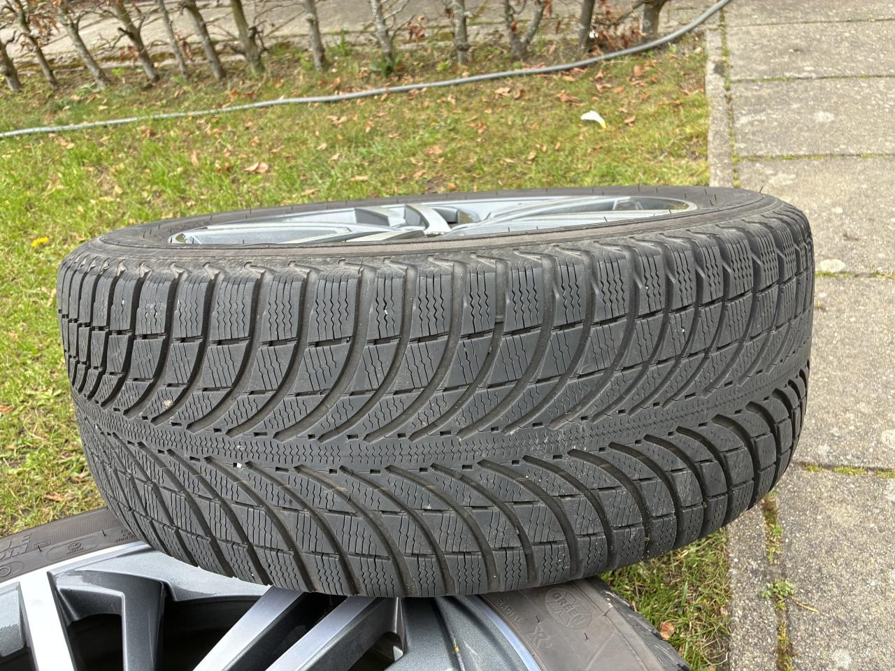 Winterbanden Michelin 255/45/r20 op originele Audi Q5 SQ5 velgen
