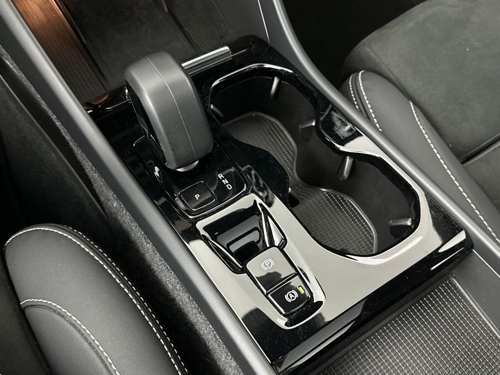 Volvo XC40 t5 262pk recharge ultimate dark| pano| adap.cruise| camera| trek