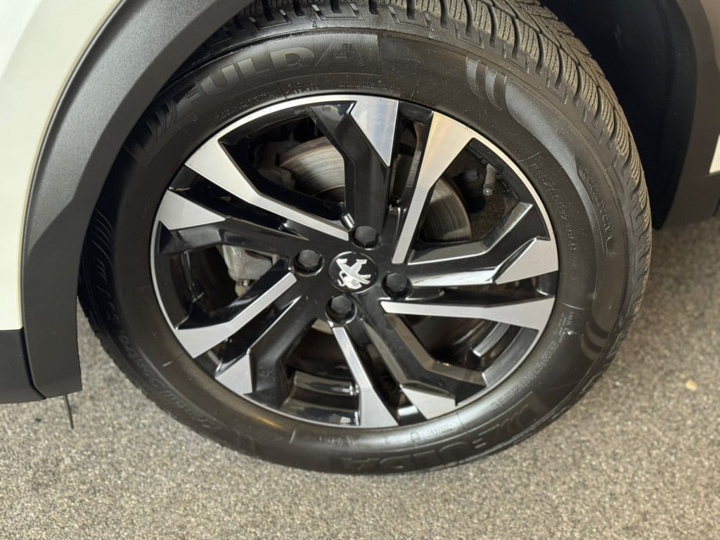 Peugeot 2008 1.2 puretech allure pack