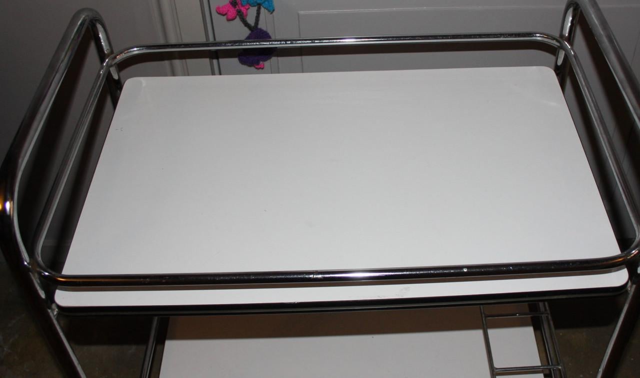 Vintage wit met chroom dranken tafeltje maten 71x46 Hoog 75cm Super mooi