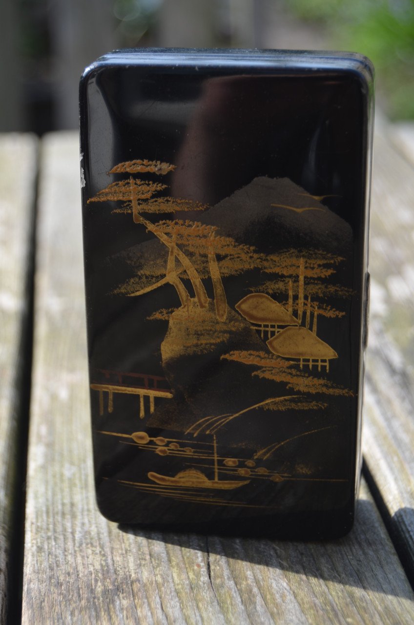 Diverse Japanse en Chinese potjes en blikjes (1)