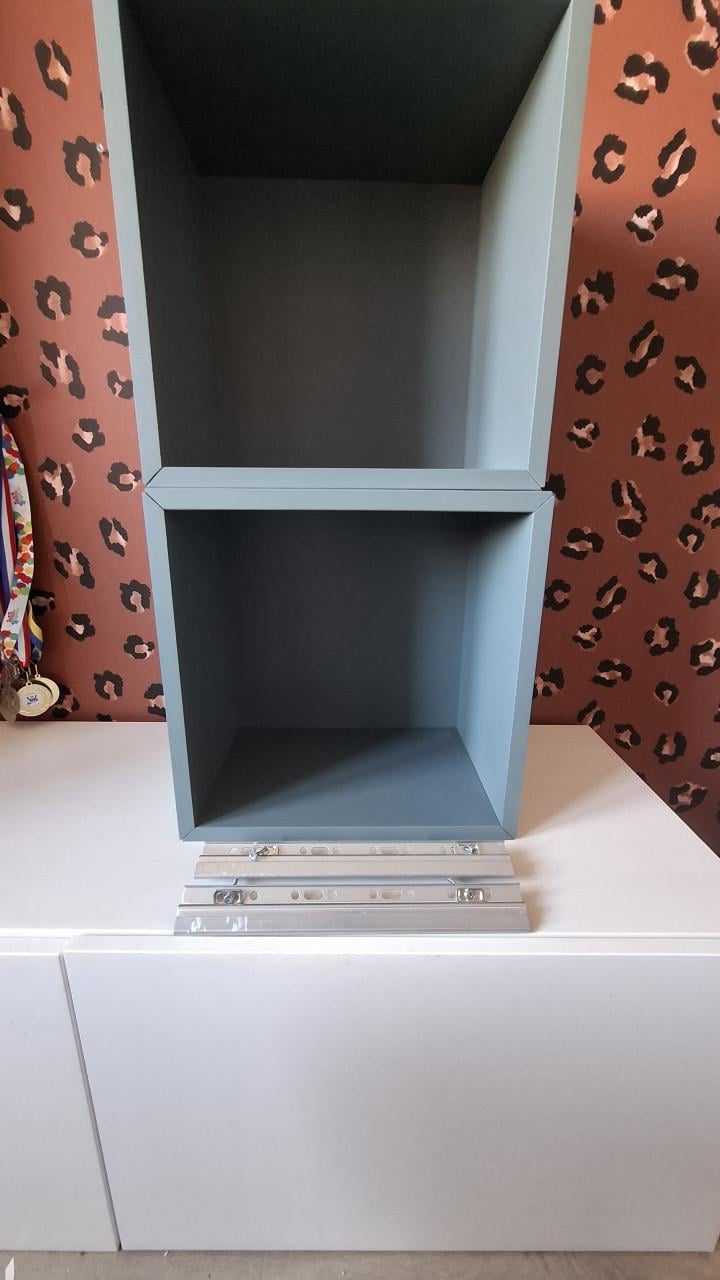 2 ikea eket kastjes