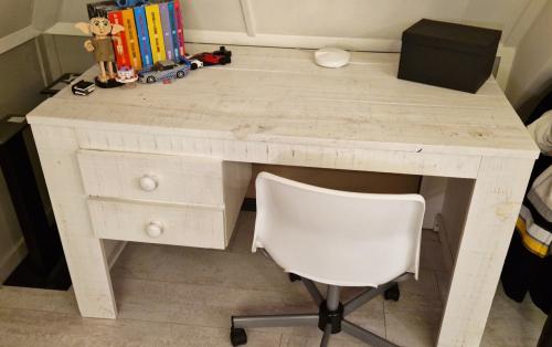 Stoer groot bureau / buro beachlook 130*70*75