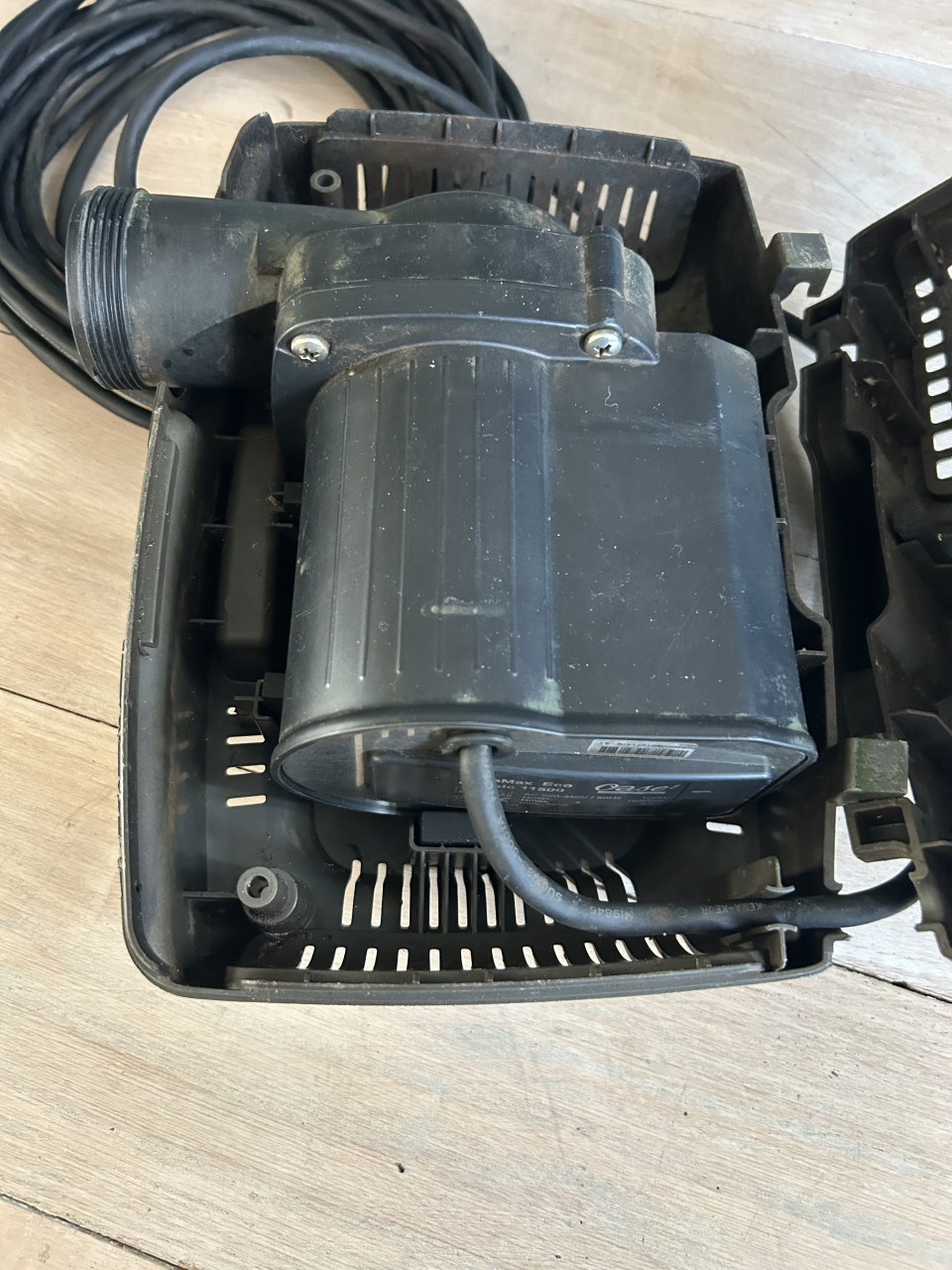 Te koop oase eco classik 11500 sterke en zuinige Vijverpomp