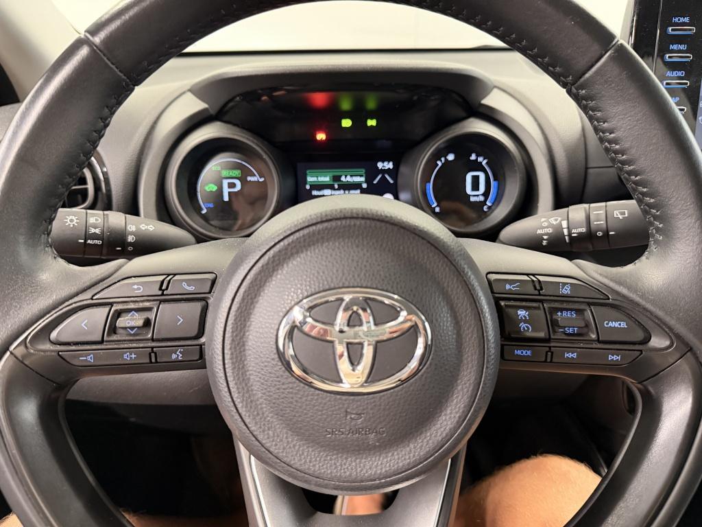 Toyota Yaris 1.5 hybrid dynamic| camera| adap.cruise| keyless| carplay