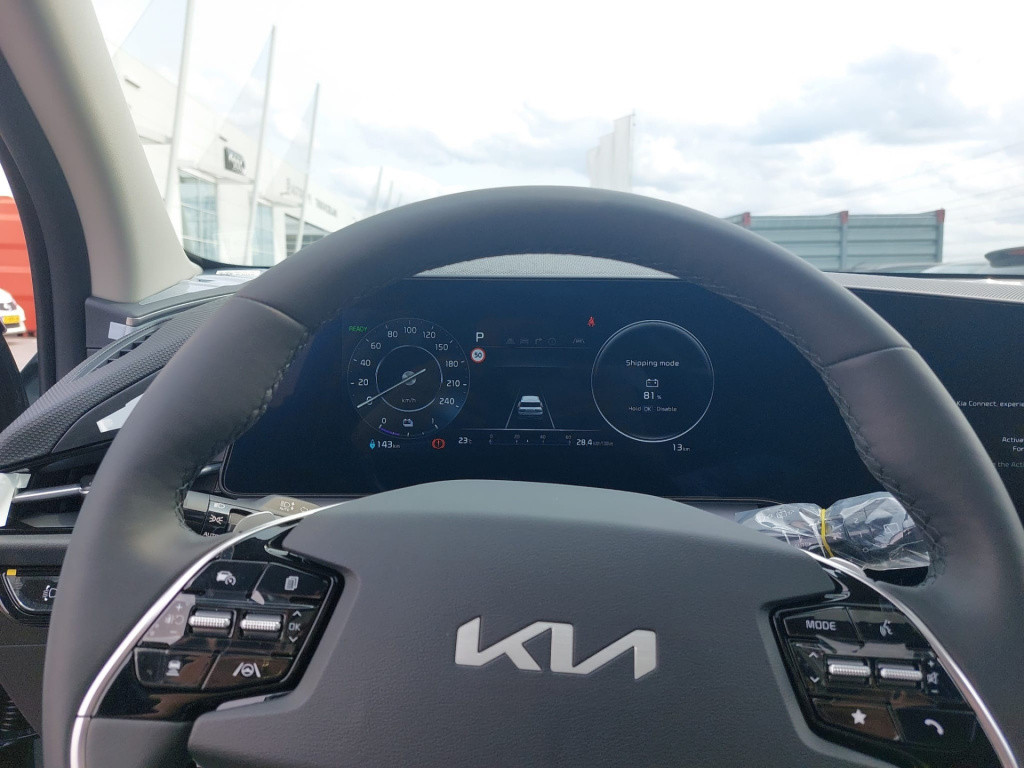 Kia Niro Ev plus 64.8 kwh snel leverbaar | schuif/kantel dak | electrisch v