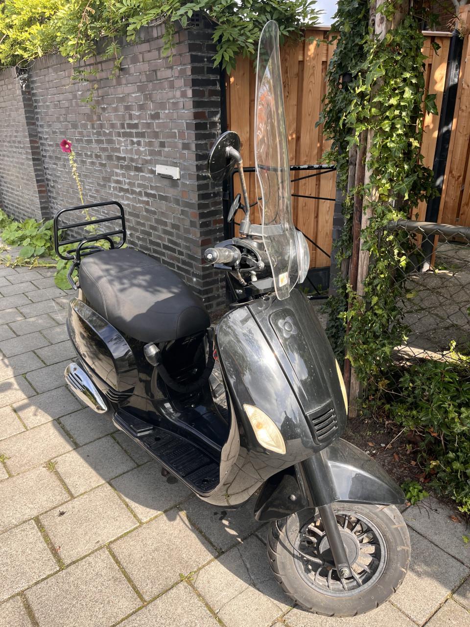 Scooter AGM