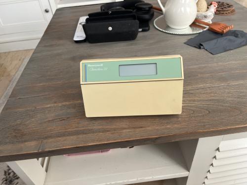 Thermostaat. honeywell. Chromotherm