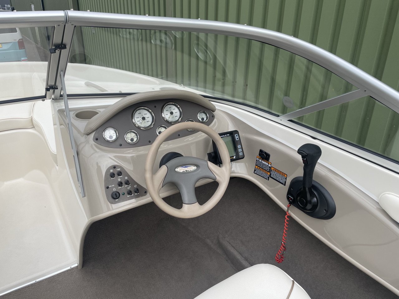Mooie Bayliner Capri sport 185 speedboot 3.0 mercruiser
