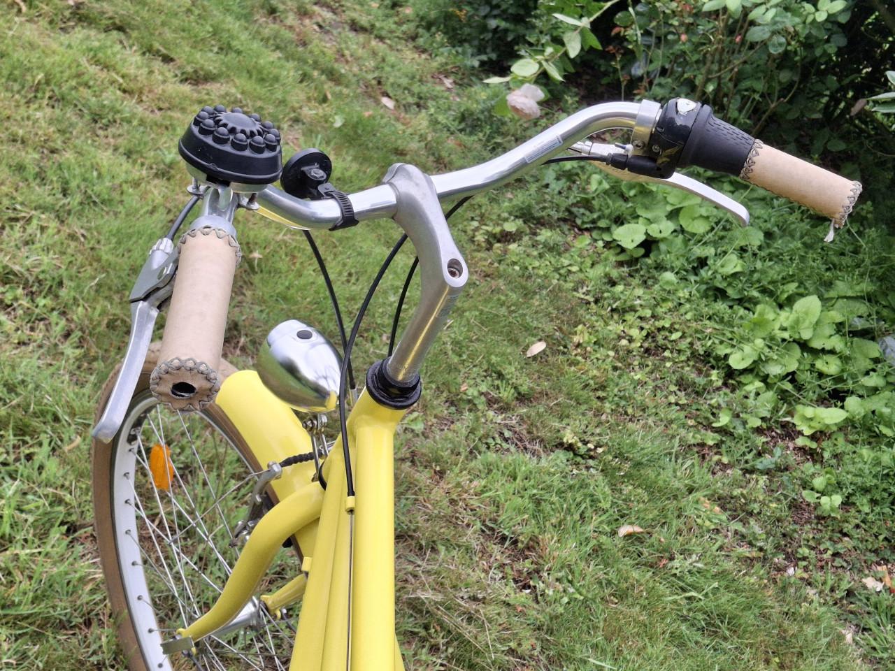 ZONNIG GELE TOFFE TANDEM FIETS