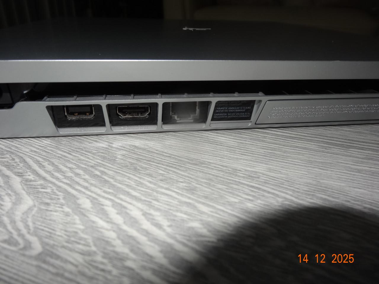 ZGAN standard compleet PS4 consule, geen defect