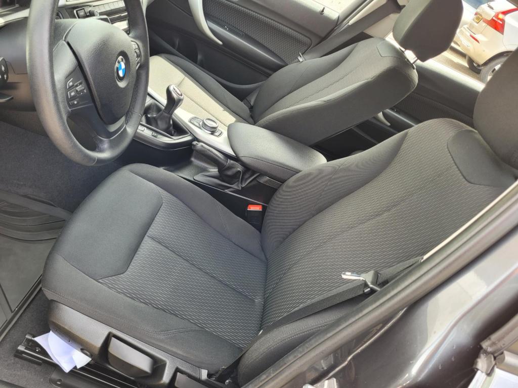 BMW 1 Serie 116i executive advantage . navi climate pdc lm velgen led stoel